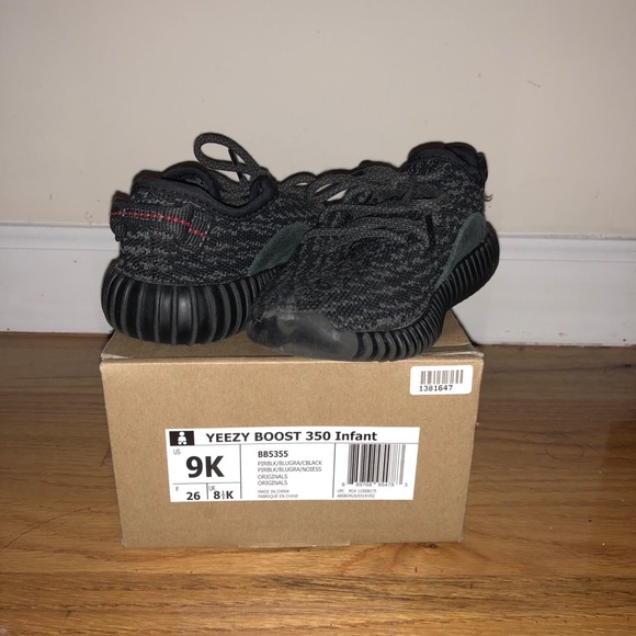 yeezys - Picture 3 of 3